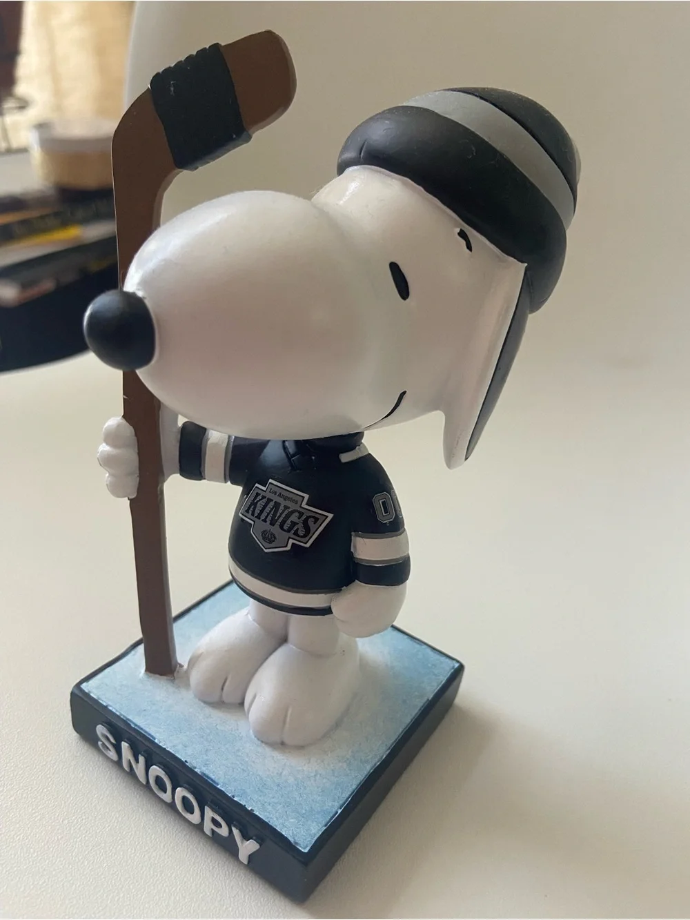 Peanuts Snoopy NHL Los Angeles Kings Hockey Bobblehead - Black & White